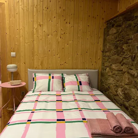 Дом отдыха Casa De Pombares *